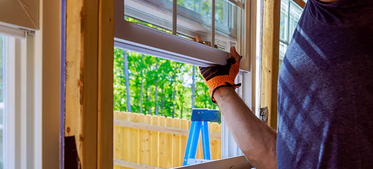 >Bay Window Curtain Rail Track in Ashland, CA